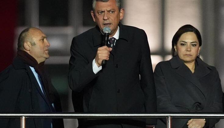 Özgür Özel’den tartışma yaratan sözler: Polisle çatışalım diyenler el kaldırsın