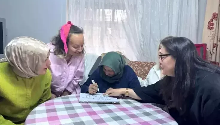 Görme Engelli Kadının İftar Sofrası Öğretmenler Tarafından Şenlendi