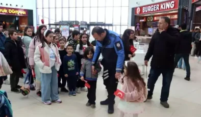 Bolu’da Polis Çocuklarına Sinema Etkinliği Düzenlendi