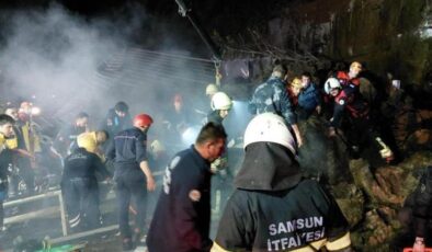 Samsun’da heyelan faciası! Dağdan kopan kayalar aracın üstüne düştü