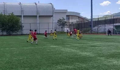 Prof. Dr. Vahit Özmen Ortaokulu, Futbol Yarı Final Şampiyonasında Birinci Oldu